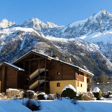 Les Bossons Sleeps 4 *